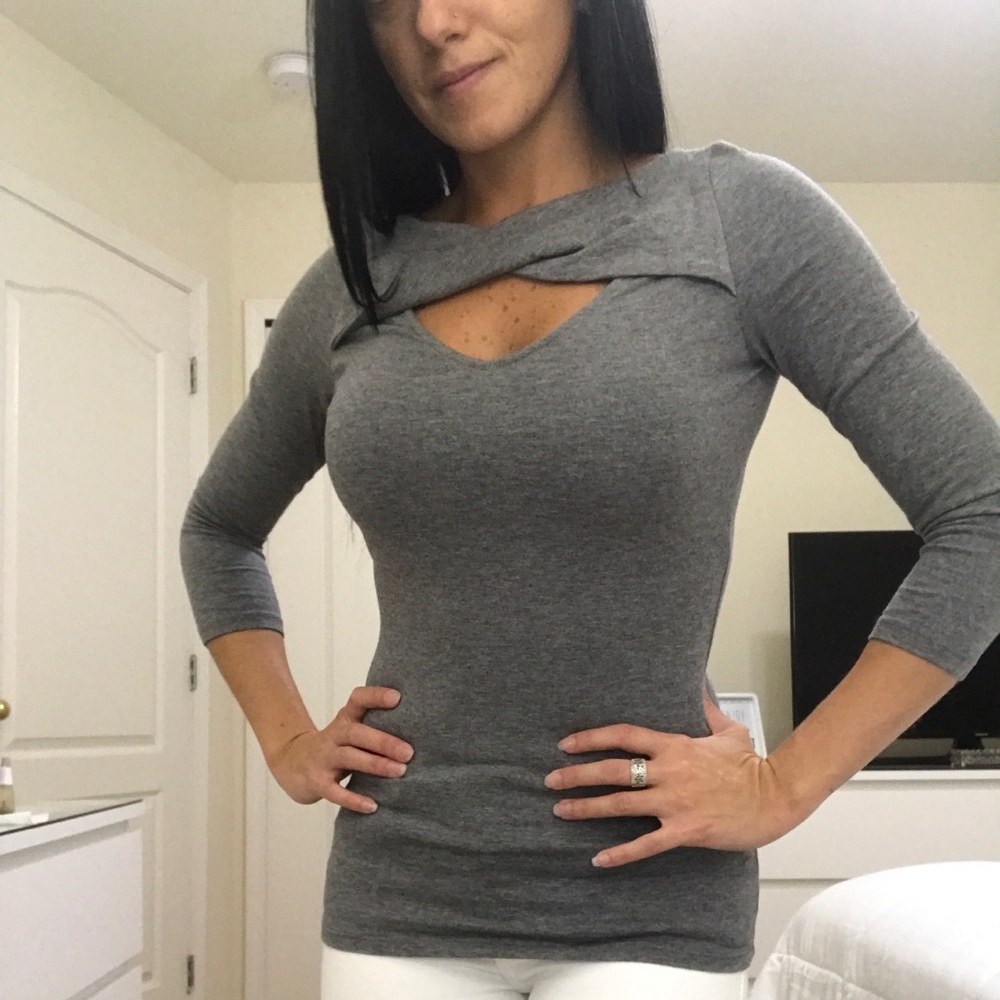 Cute Gray Guess Top